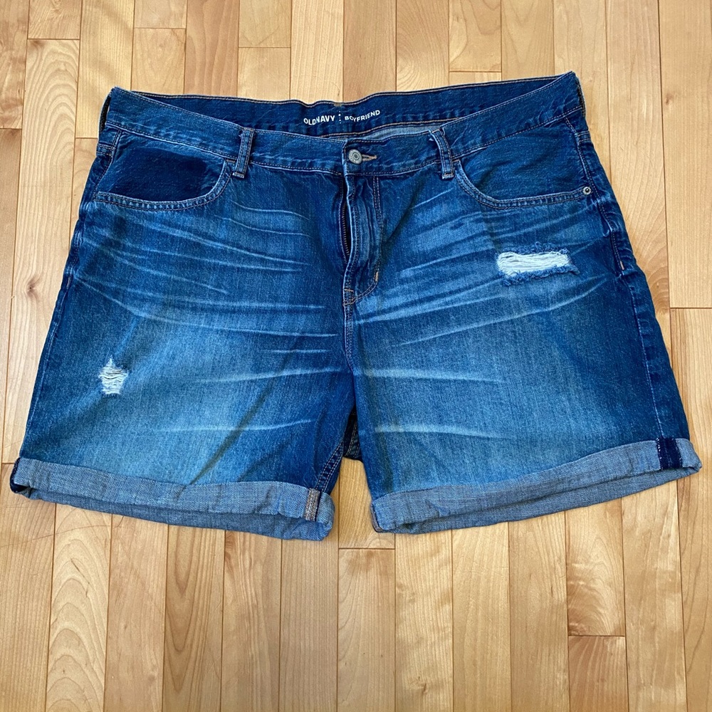 Denim shorts with rolled cuff - 5” inseam